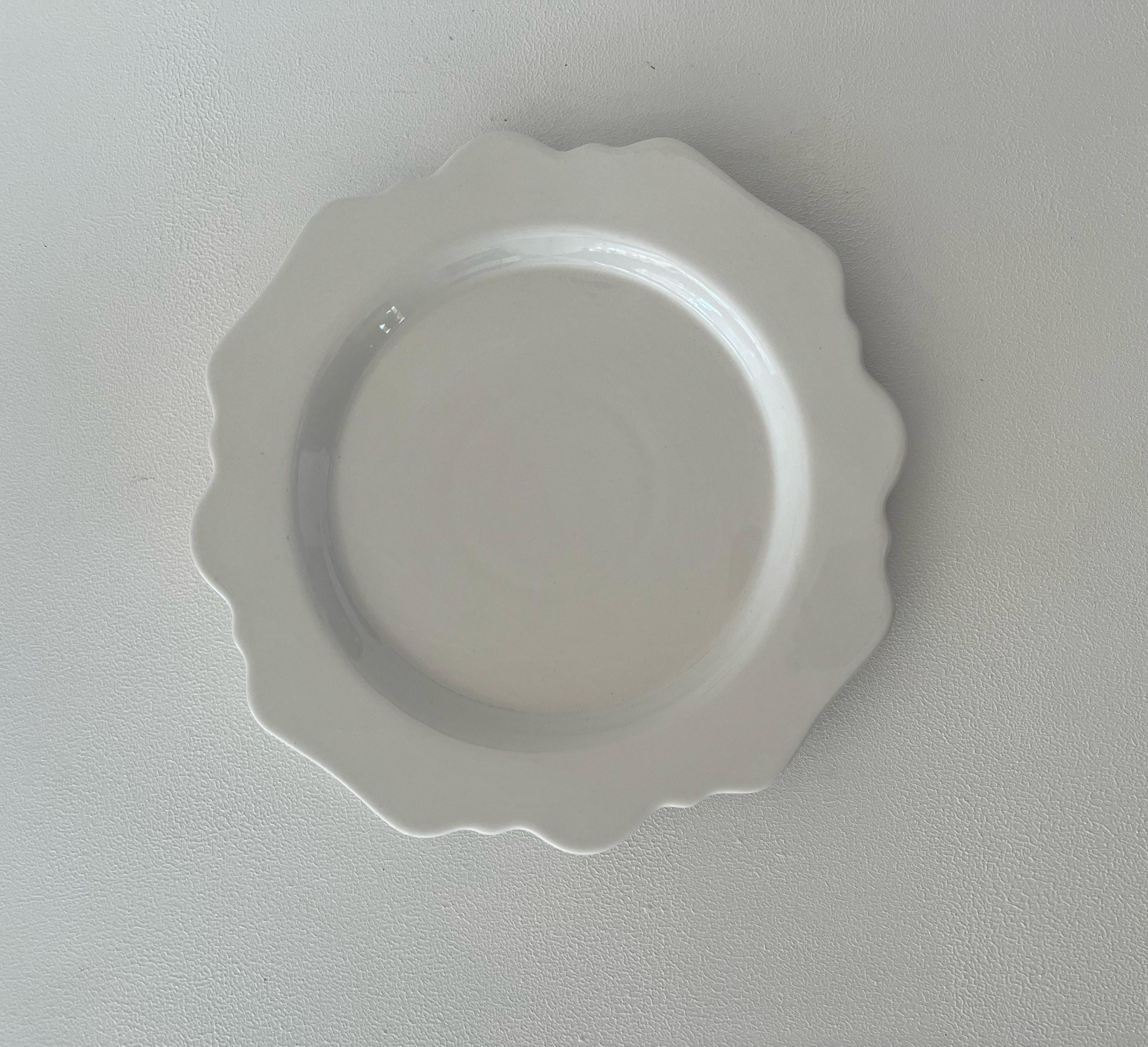 White Daisy Dinner Plate 27cm