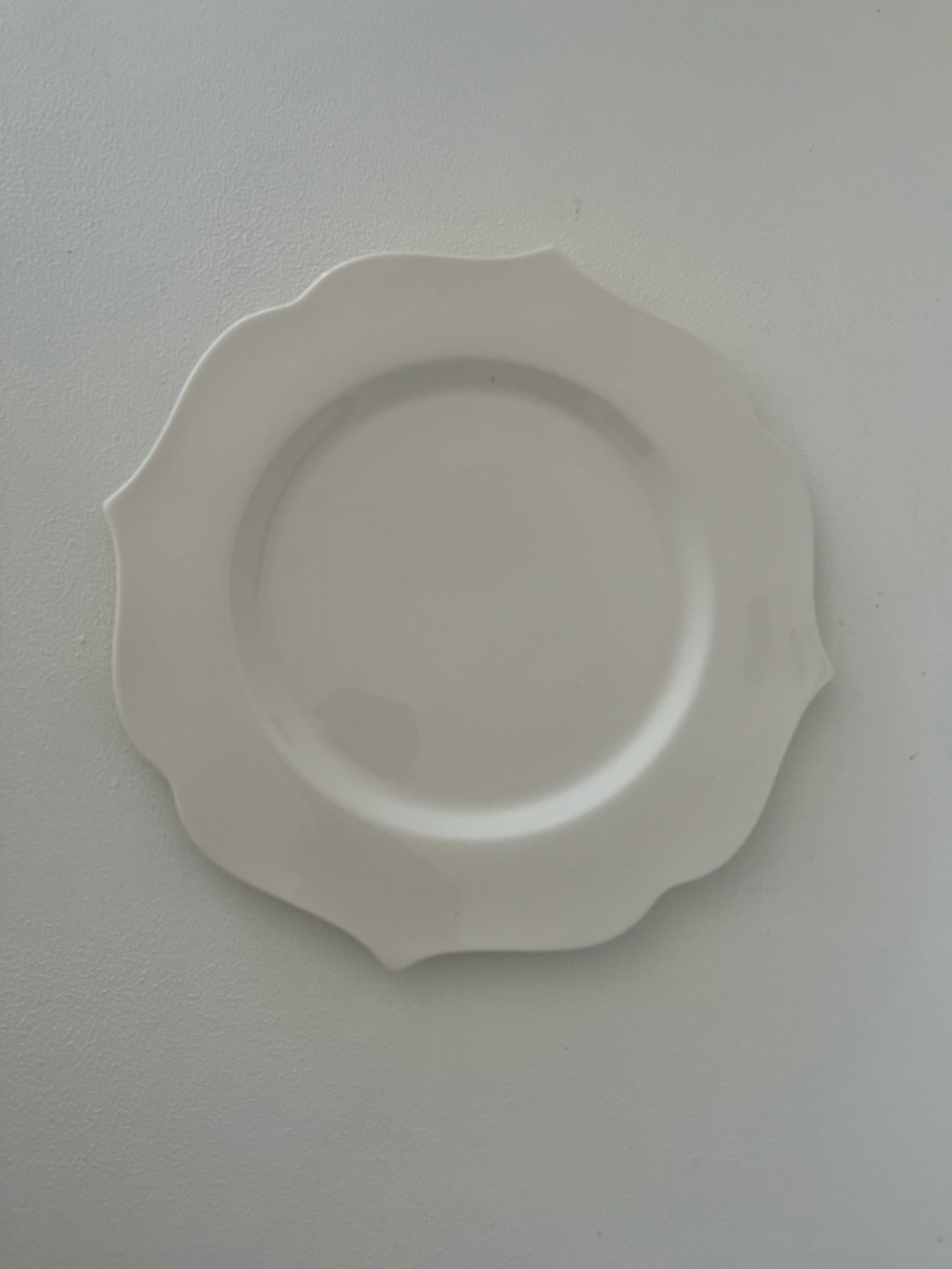 White Petal Dinner Plate 27cm